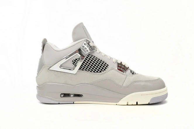 HYPE WMNS Air Frozen AQ9129-001 Jordan 4 Moments 0727